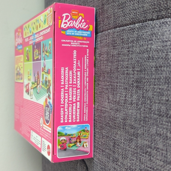 Brand New Mega Barbie Building Set - Picture 4 of 5